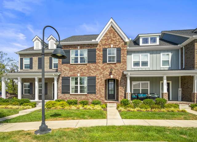 Property at 123 Saddlewood Ln, Hendersonville, TN 37075, 3 beds, 2.5 baths