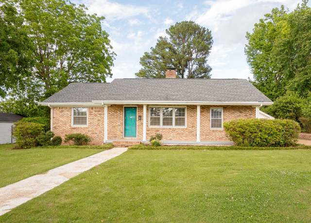 Property at 1912 31st St E, Sheffield, AL 35660, 3 beds, 2 baths