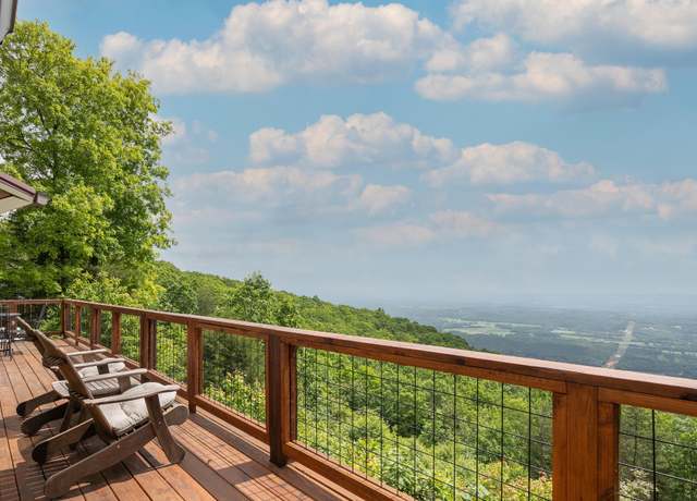 Property at 572 Rock Bluff Rd, Rising Fawn, GA 30738, 3 beds, 2.5 baths