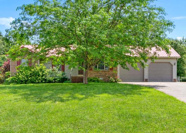 Property at 332 Meadowbrook Dr, Cadiz, KY 42211, 3 beds, 2 baths