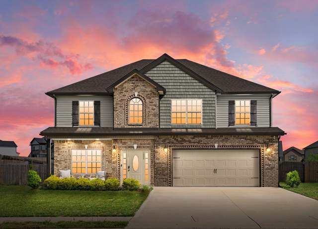 Property at 1004 Spicer Dr, Clarksville, TN 37042, 5 beds, 3 baths