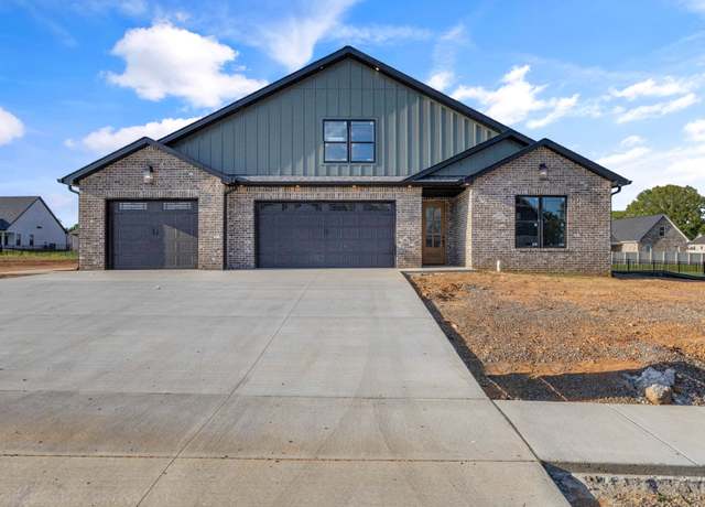 Property at 2477 Ellsworth Dr, Clarksville, TN 37043, 4 beds, 3 baths