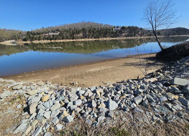 Property at 406 S River Front Dr, Clifton, TN 38425