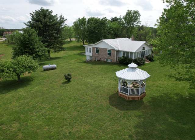 Property at 5 Carol Rd, Summertown, TN 38483, 4 beds, 2 baths