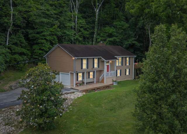 Property at 1116 Hunting Creek Rd, Franklin, TN 37069, 3 beds, 3 baths