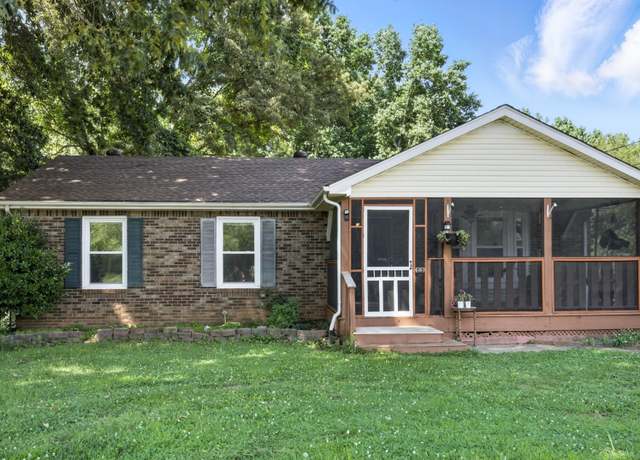 Property at 619 Granger Ln, Clarksville, TN 37042, 3 beds, 2 baths
