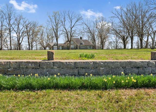 Property at 2030 31e Hwy, Gallatin, TN 37066, 4 beds, 2 baths
