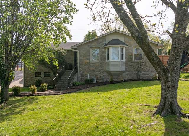 Property at 711 5th Ave, Fayetteville, TN 37334, 3 beds, 2 baths