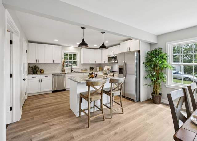 Property at 226 Garwood Dr, Nashville, TN 37210, 3 beds, 3 baths
