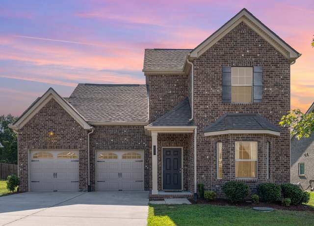 Property at 575 Oakvale Ln, Mount Juliet, TN 37122, 4 beds, 3 baths