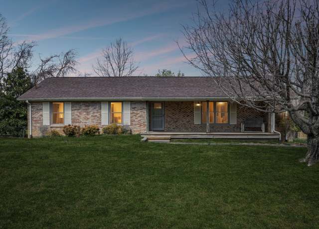 Property at 86 E Hill St, Mount Juliet, TN 37122, 4 beds, 2 baths