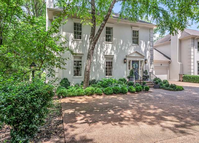 Property at 216 Chestnut Hill Dr, Nashville, TN 37215, 3 beds, 2.5 baths