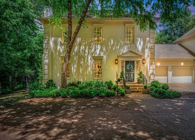 Property at 216 Chestnut Hill Dr, Nashville, TN 37215, 3 beds, 2.5 baths