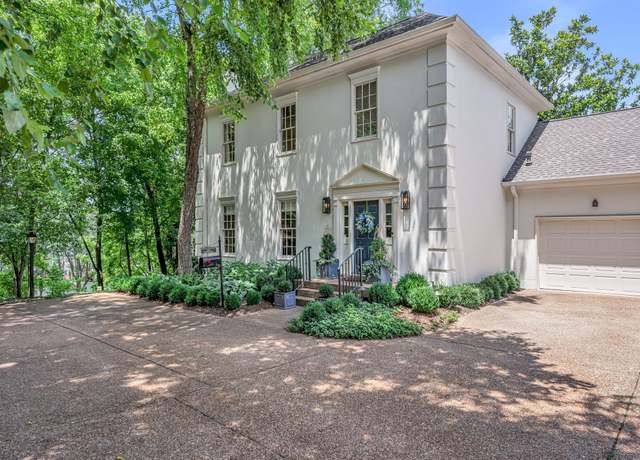 Property at 216 Chestnut Hill Dr, Nashville, TN 37215, 3 beds, 2.5 baths