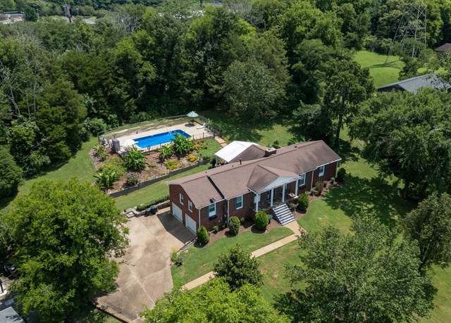 Property at 237 Craigmeade Dr, Nashville, TN 37214, 4 beds, 2 baths