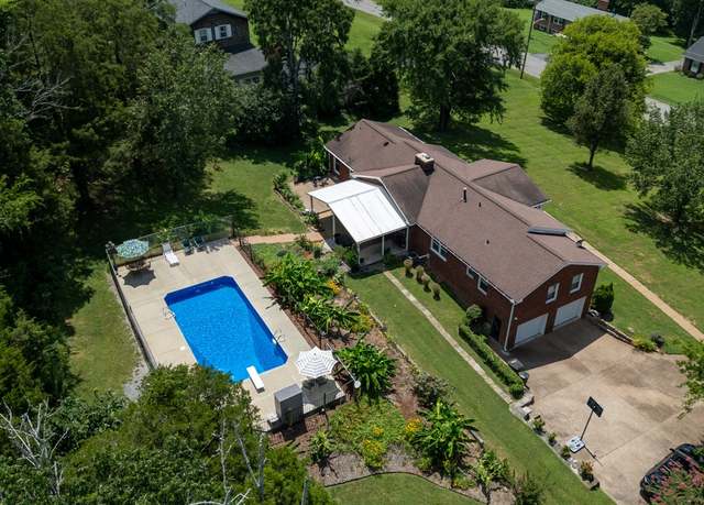 Property at 237 Craigmeade Dr, Nashville, TN 37214, 4 beds, 2 baths