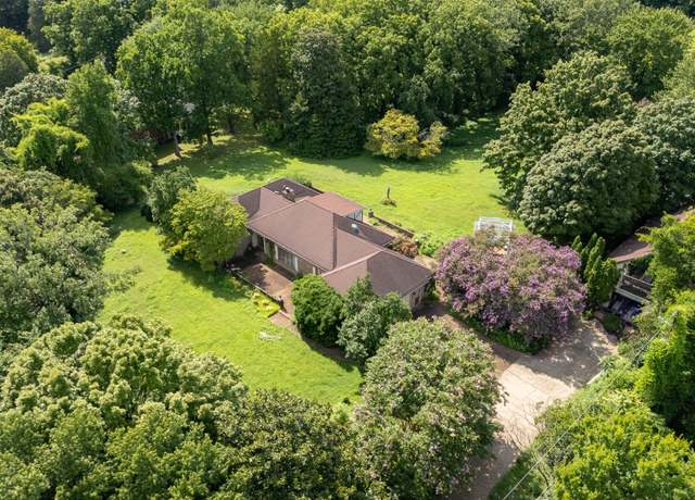Property at 651 Old Lebanon Dirt Rd, Hermitage, TN 37076, 3 beds, 2.5 baths