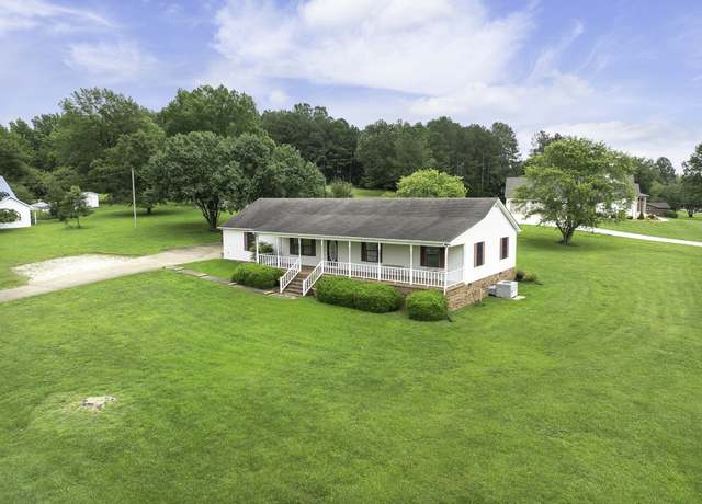 Property at 17930 Main St W, Huntingdon, TN 38344, 3 beds, 2 baths
