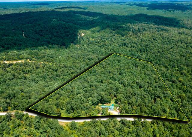 Property at 326 Pond Hollow Rd, Lobelville, TN 37097, 1 bed, 3 baths