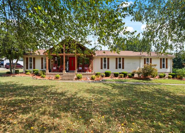 Property at 108 Countryside Dr, Hendersonville, TN 37075, 4 beds, 3 baths