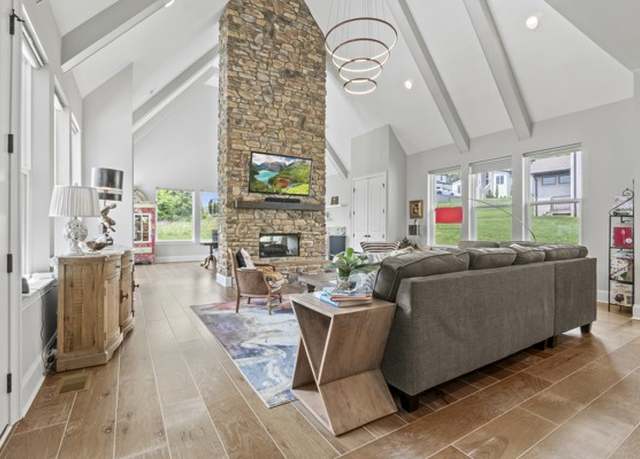 Property at 6209 Tall Timbers Rd, Franklin, TN 37067, 4 beds, 4.5 baths
