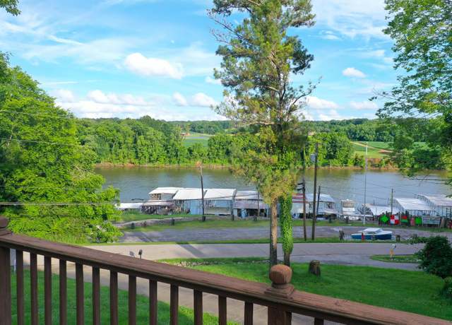 Property at 1176 Seven Mile Ferry Rd N, Clarksville, TN 37040, 3 beds, 2 baths
