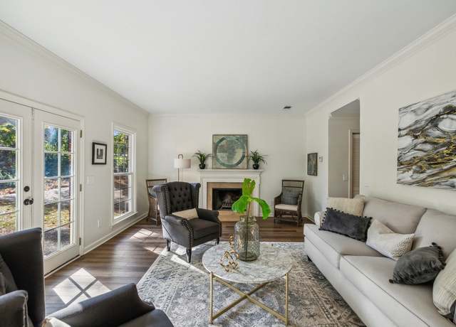 Property at 4100 Lealand Ln, Nashville, TN 37204, 2 beds, 2.5 baths