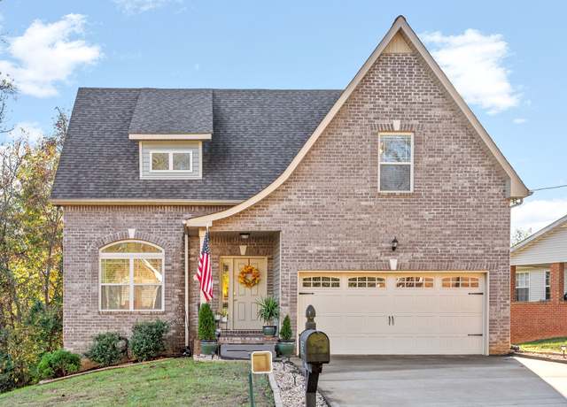 Property at 326 Cottonwood Ct, Clarksville, TN 37040, 4 beds, 2.5 baths