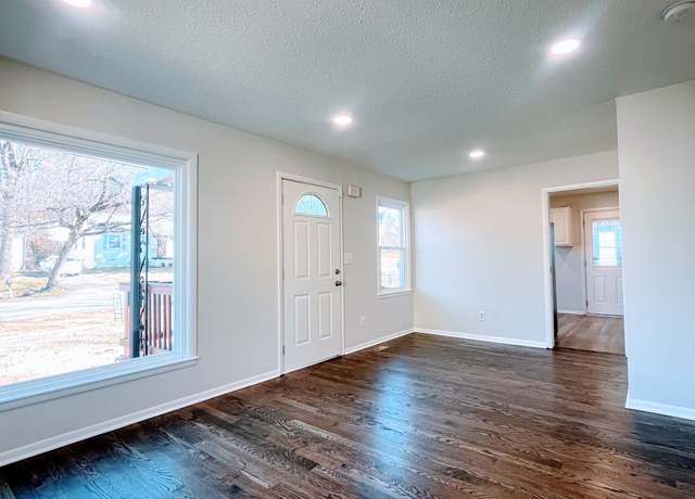 Property at 56 Creighton Ave, Nashville, TN 37206, 2 beds, 1 bath