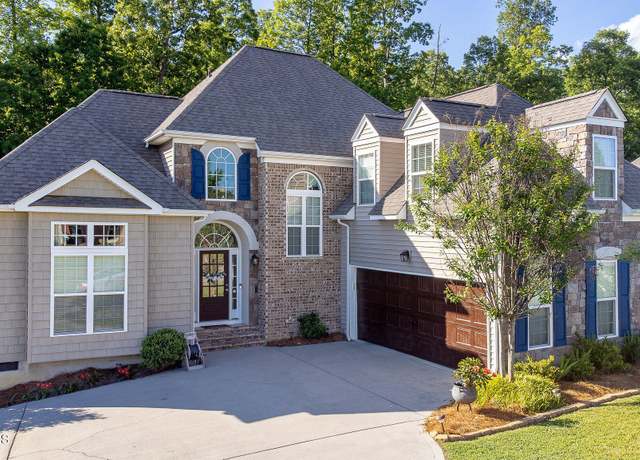 Property at 581 Oak Hills Dr, Lenoir City, TN 37771, 4 beds, 2.5 baths