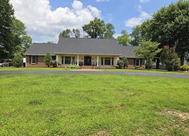 Property at 117 Sam Davis Dr, Springfield, TN 37172, 4 beds, 4.5 baths