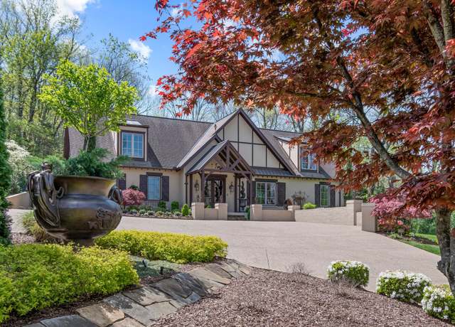Property at 3807 Harding Pl, Nashville, TN 37215, 4 beds, 5 baths