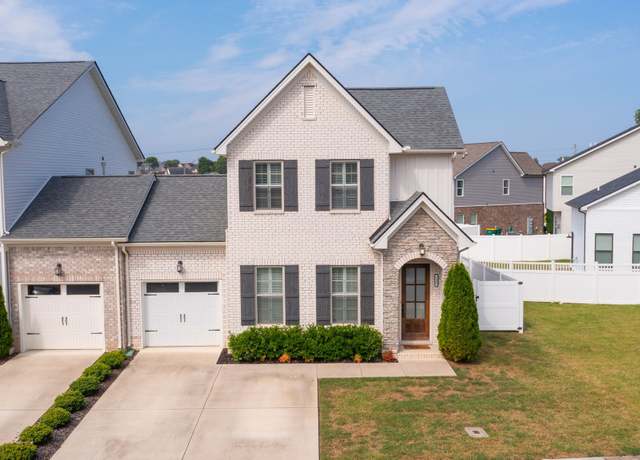 Property at 122 Bellagio Villas Dr, Spring Hill, TN 37174, 3 beds, 2.5 baths