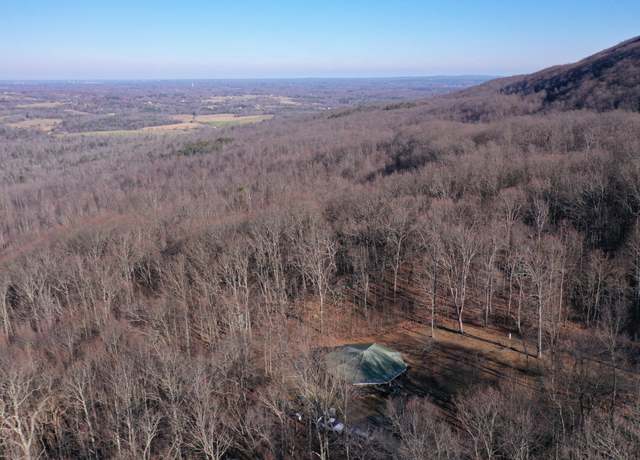 Property at 0 Hinch Mountain Raod, Crossville, TN 38555, 3 beds, 2 baths