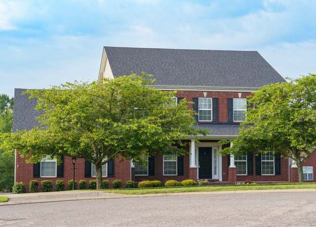 Property at 105 Thicket Ln, Hendersonville, TN 37075, 5 beds, 4 baths