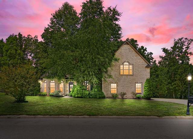 Property at 1770 Double R Blvd, Clarksville, TN 37042, 4 beds, 3.5 baths