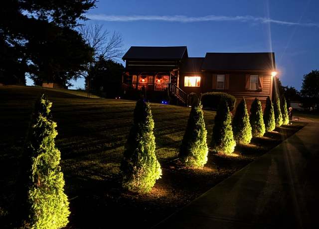 Property at 10 Welcome Ln, Hendersonville, TN 37075, 4 beds, 3 baths