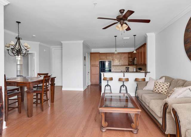 Property at 307 Seven Springs Way #203, Brentwood, TN 37027, 2 beds, 2 baths