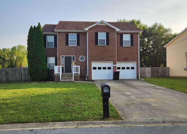 Property at 948 Commission Dr, Clarksville, TN 37042, 3 beds, 2.5 baths