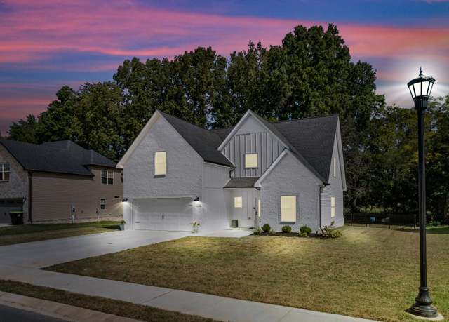 Property at 1132 Chagford Dr, Clarksville, TN 37043, 4 beds, 2.5 baths