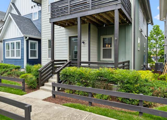 Property at 1065 Treaty Oaks Dr, Nashville, TN 37209, 3 beds, 2 baths