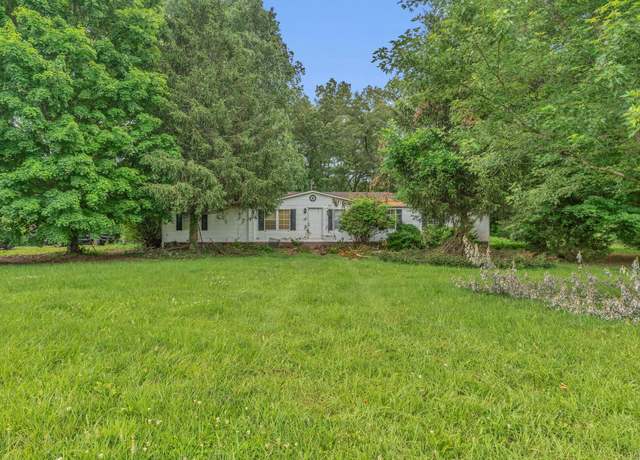 Property at 1812 Highway 52 E, Portland, TN 37148, 3 beds, 2 baths