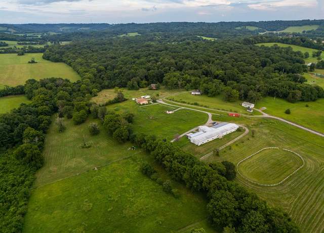 Property at 1485 Cornersville Hwy, Lewisburg, TN 37091, 4 beds, 3 baths