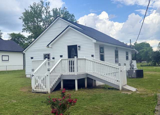 Property at 4002 Cedar Cir, Nashville, TN 37218, 2 beds, 1 bath