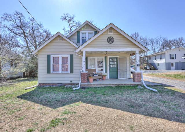 Property at 131 E Woodrow St, Gallatin, TN 37066, 3 beds, 2 baths