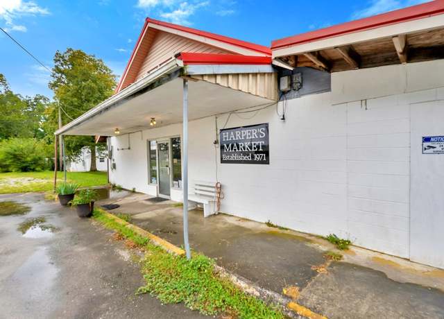 Property at 1183 Main St, Altamont, TN 37301, 3 beds, 2.5 baths
