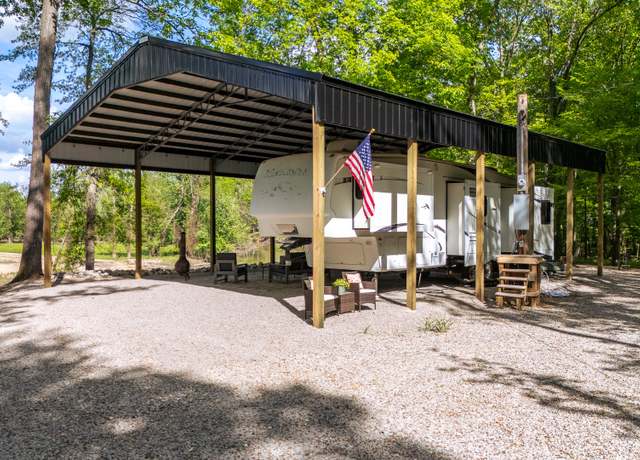 Property at 850 Elizabeth Ln, Savannah, TN 38372