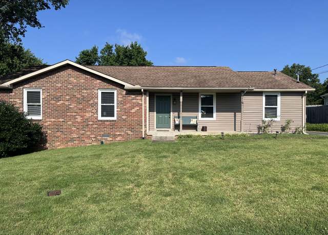 Property at 102 Redondo Ct S, Hendersonville, TN 37075, 3 beds, 2 baths
