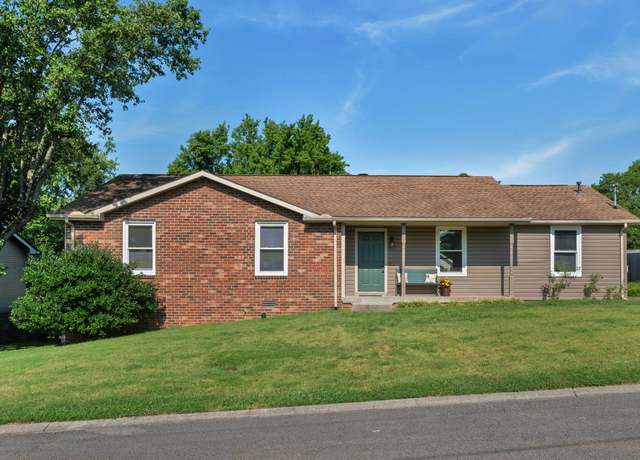 Property at 102 Redondo Ct S, Hendersonville, TN 37075, 3 beds, 2 baths