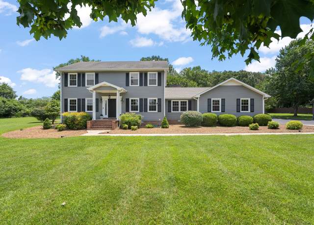 Property at 703 Twelve Oaks Rd, Tullahoma, TN 37388, 4 beds, 3 baths